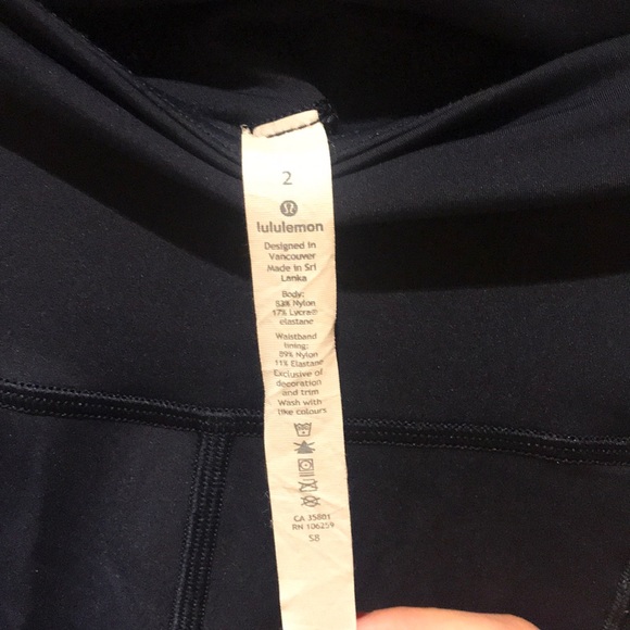 Lululemon leggings size 2 - Picture 5 of 6